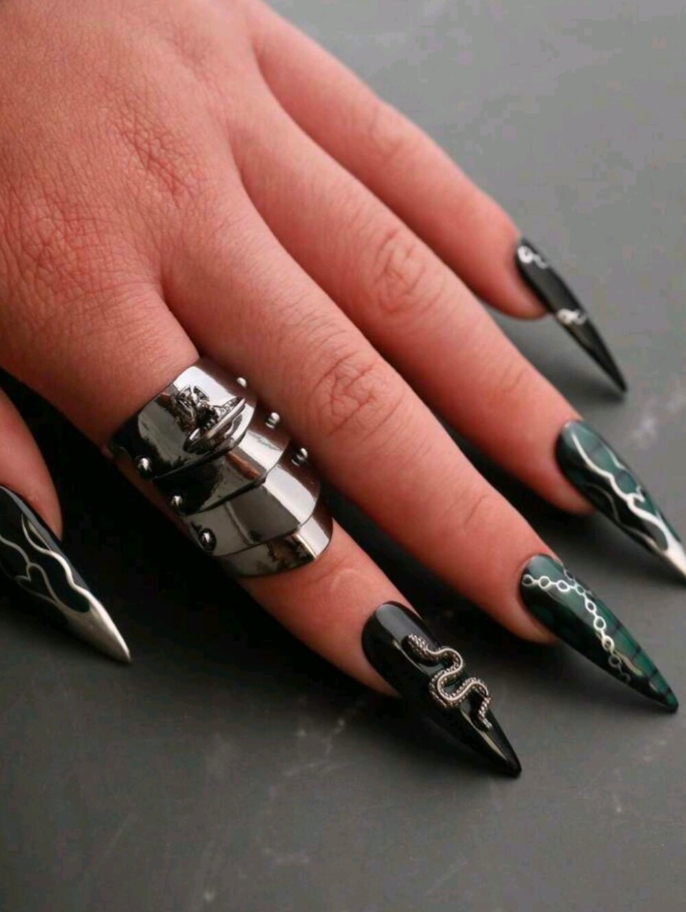 Unisex Black Gothic Armor Finger Ring Metal Statement Band Size 9 Viwestwod Sty - Picture 2 of 3